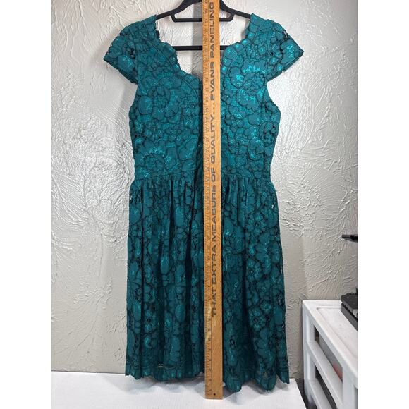 Betsey Johnson Lace Overlay Cap Sleeve Green Dress Romantic Womens Size 6 - Picture 4 of 5